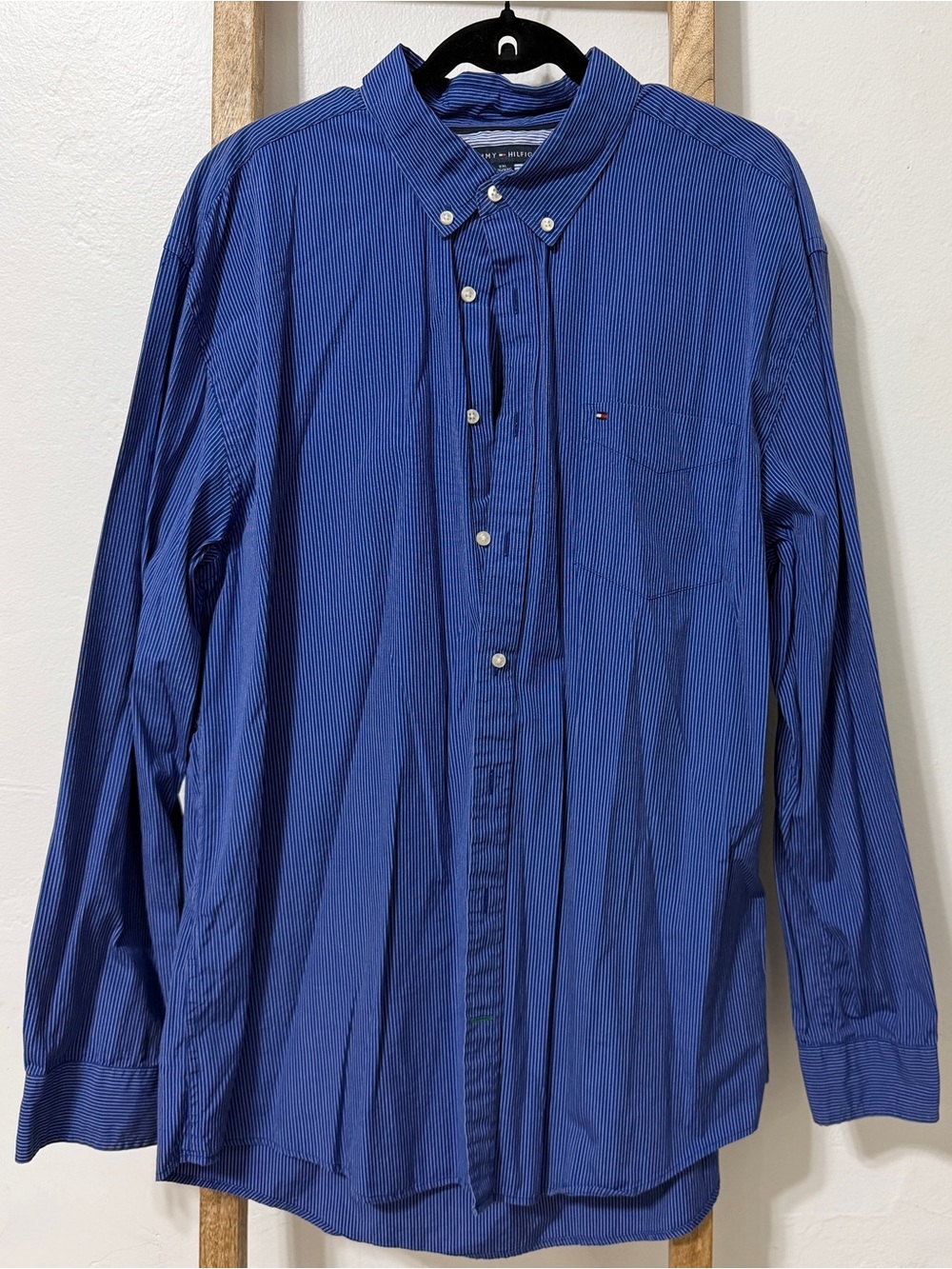 Tommy Hilfiger Men’s Navy Blue Striped Button-Down Shirt